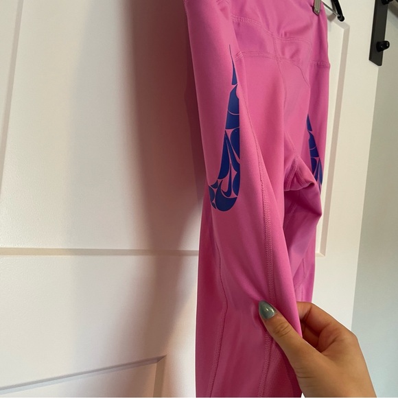 Nike- SZ S Dri-Fit Pink Leggings Pockets mesh Detailing - Picture 5 of 6